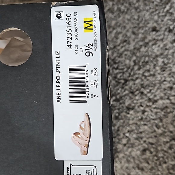 Vionic Sandals - NWT - Picture 4 of 4